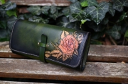 Zelená peněženka s růží